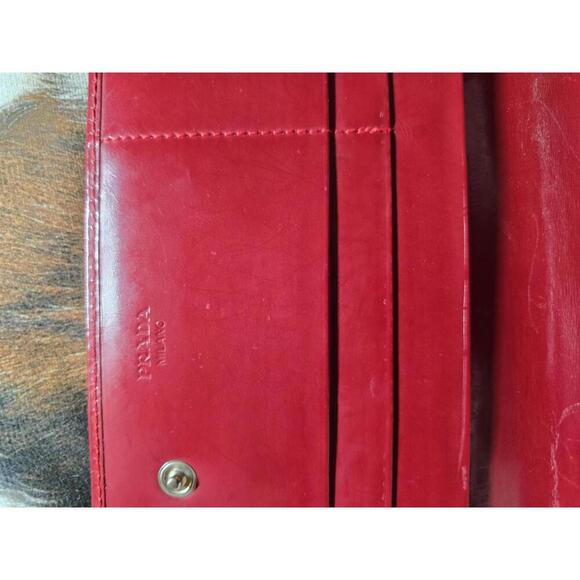 Red Prada Wallet - Picture 9 of 14